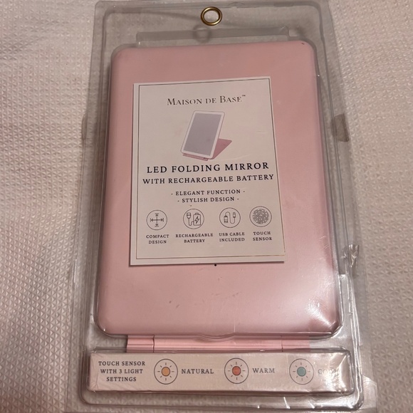 Maison De Base Led  Folding  Travel Mirror Blush Pink - Picture 3 of 3